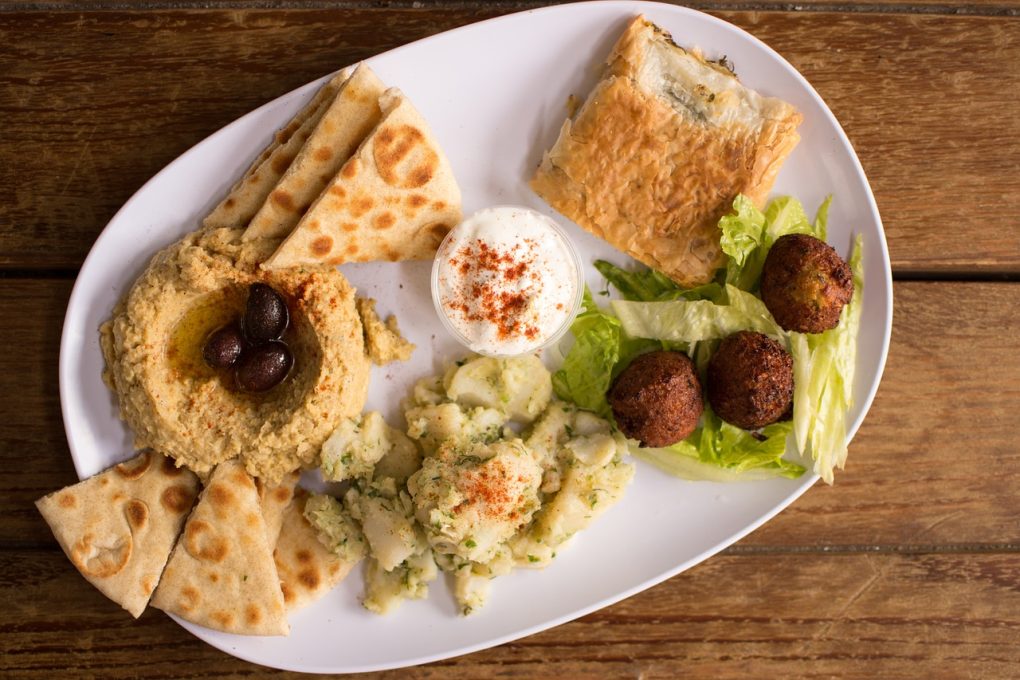 hummus, falafel, authentic greek-1649231.jpg